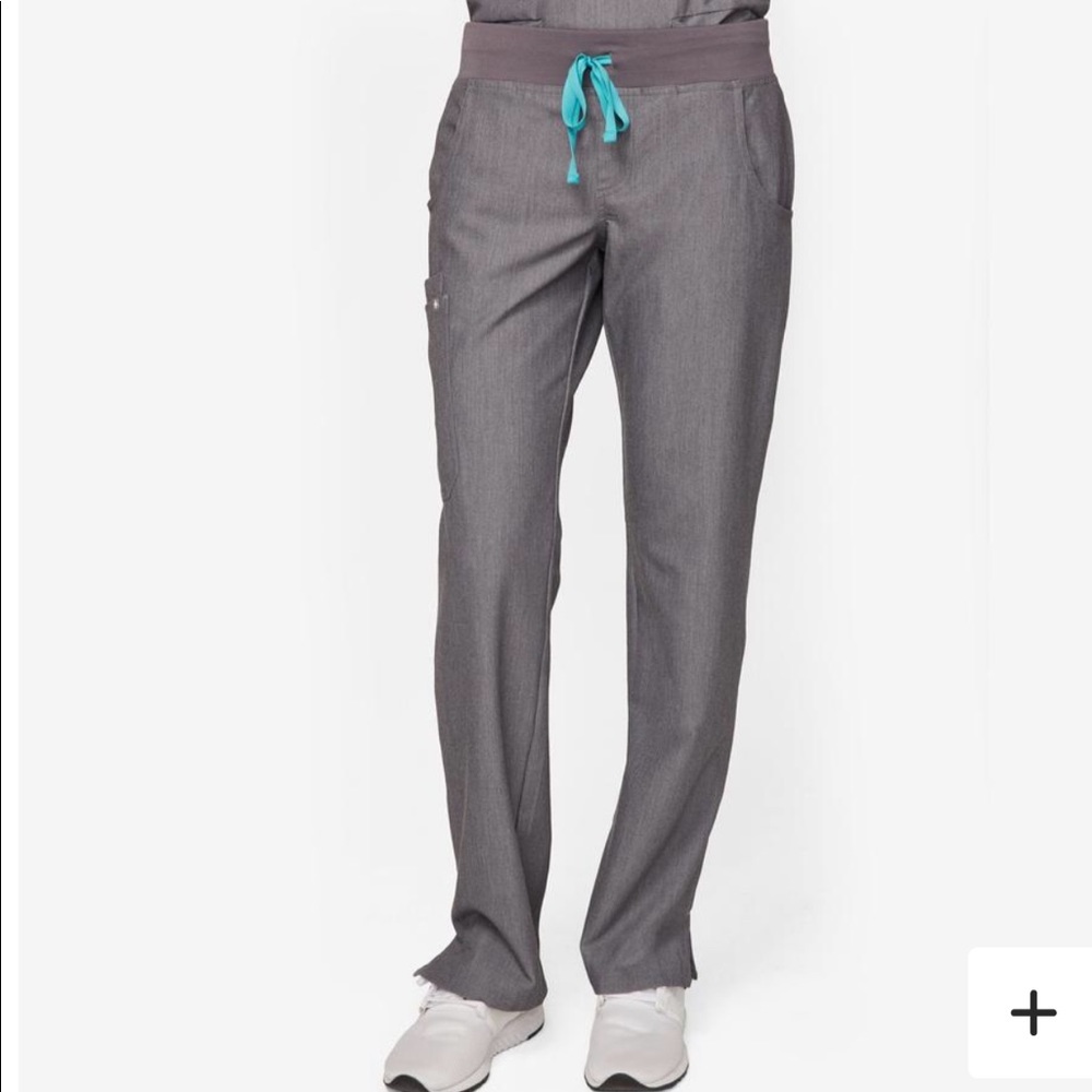 Size L Figs Graphite Kade Cargo Scrub Pants